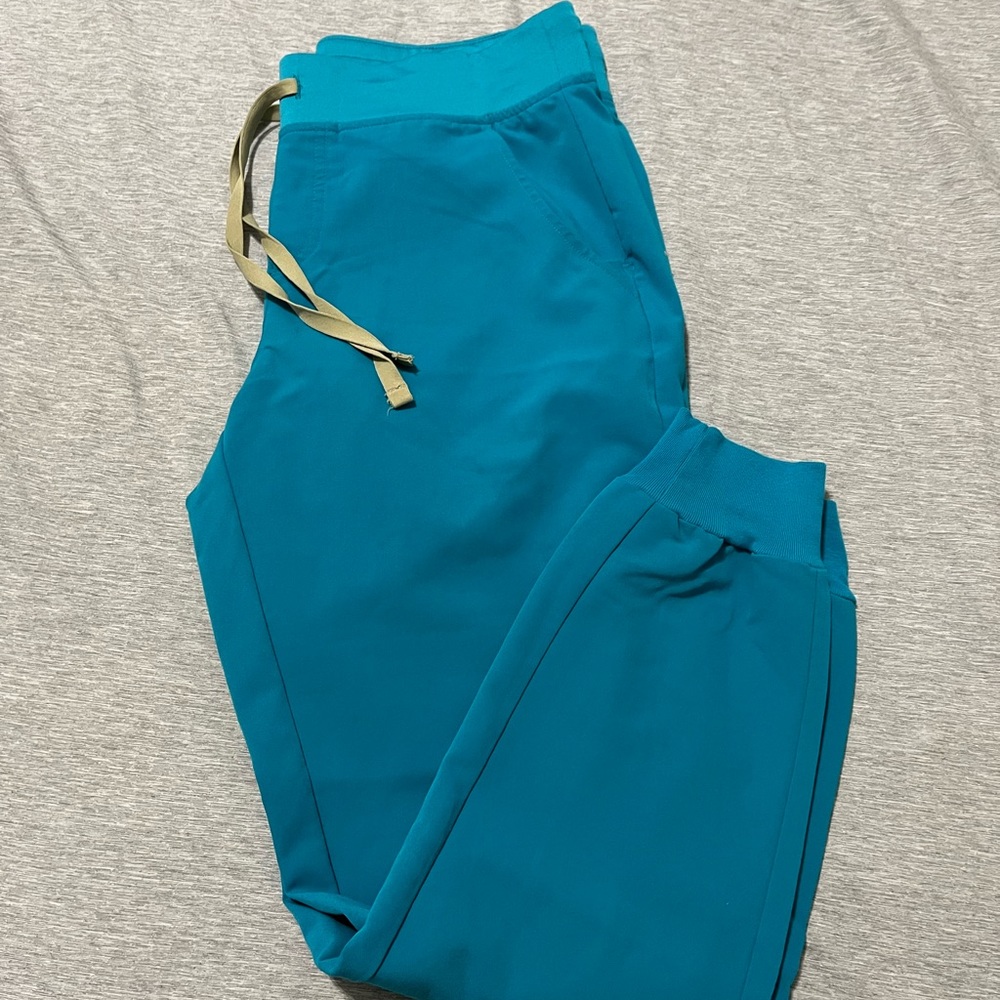 Figs Teal Drawstring Scrub Pants (M) with Khaki Tie and Rafaela Scrub top (S)